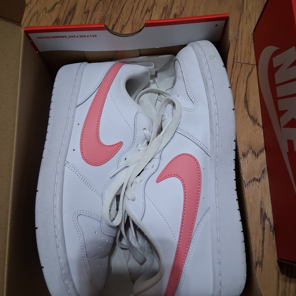 Nike White and Pink Sneakers